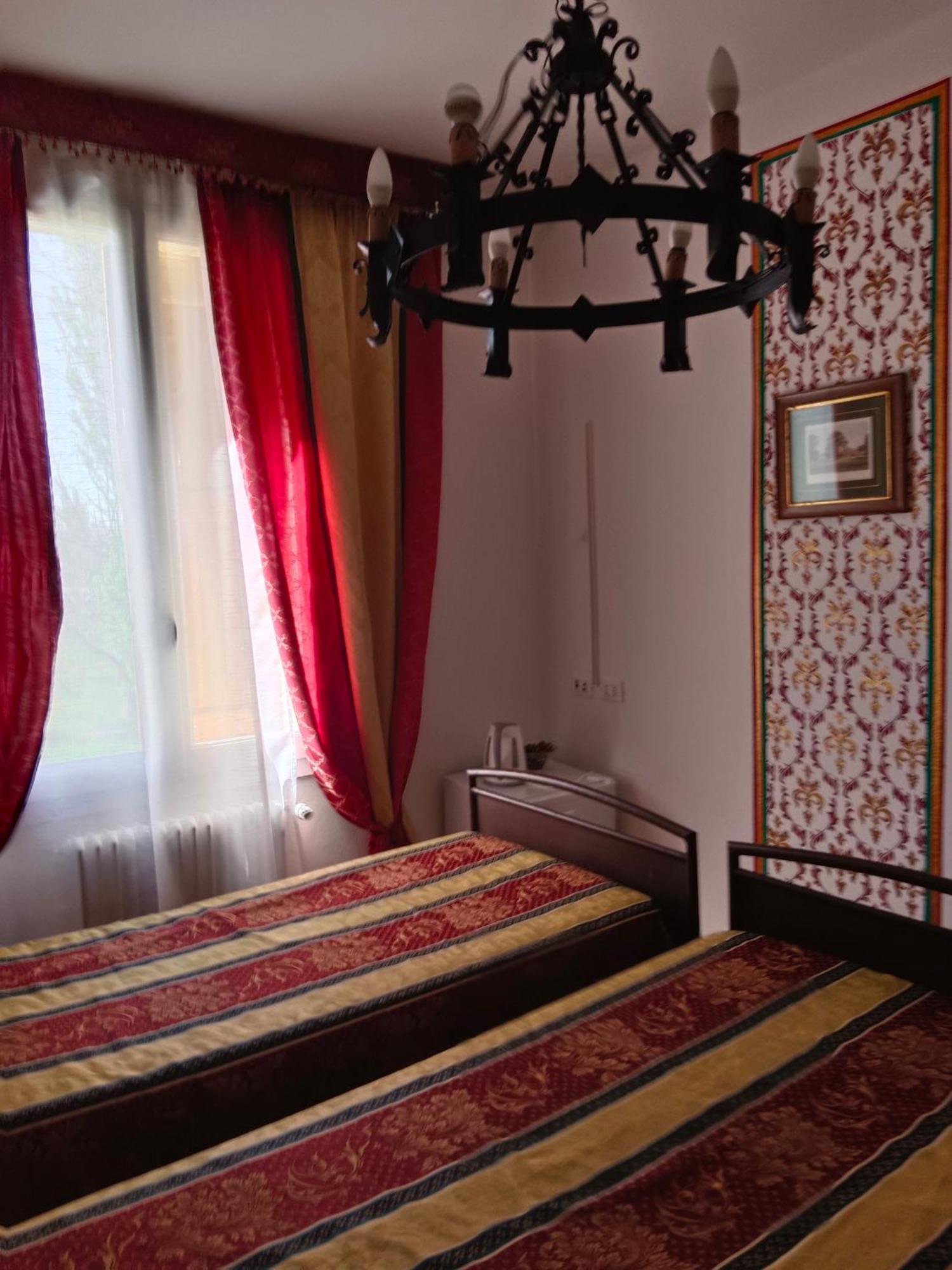 La Maison Rouge Crespellano Eksteriør bilde